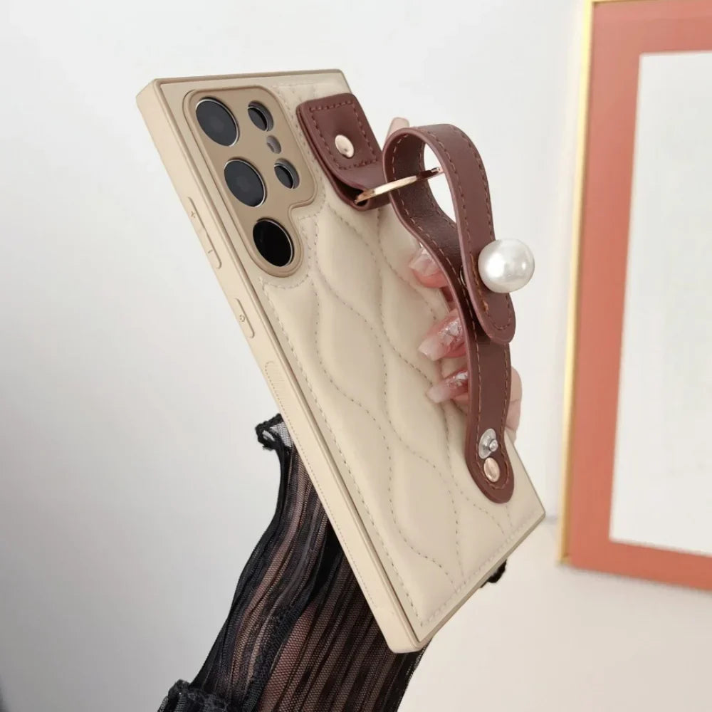 Funda de lujo con ondas retro para Samsung S23 S24 S25 Ultra Plus con correa de perlas