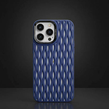 Funda iPhone AeroWave: protección con textura de ondas, tacto sedoso, resistente a rayones, ajuste perfecto